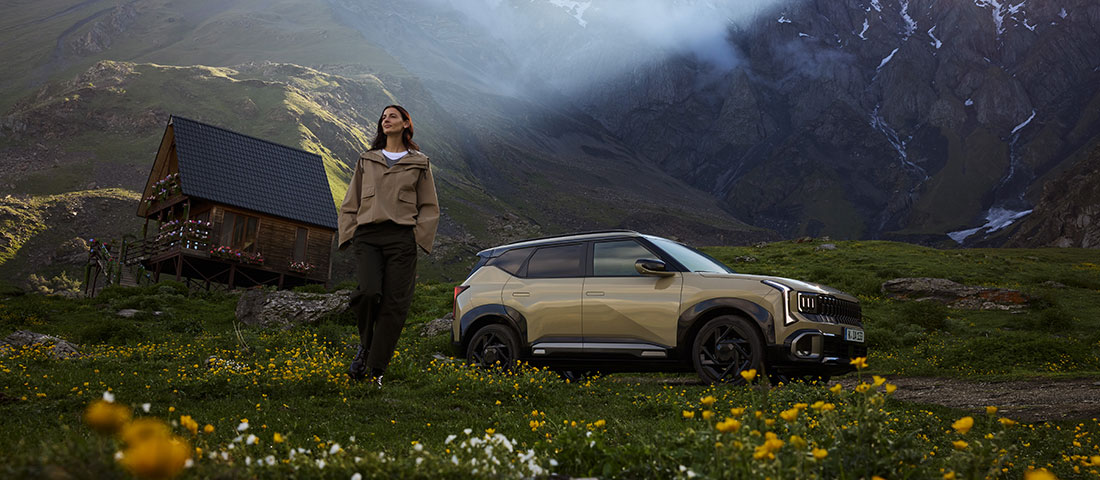 Kia Seltos in einer Berglandschaft